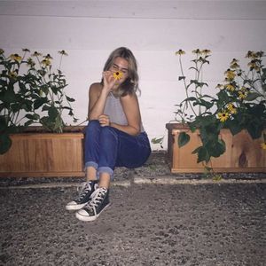 Meet your Posher, Emi